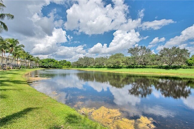 Building Photo - 2434 Cordoba Bend