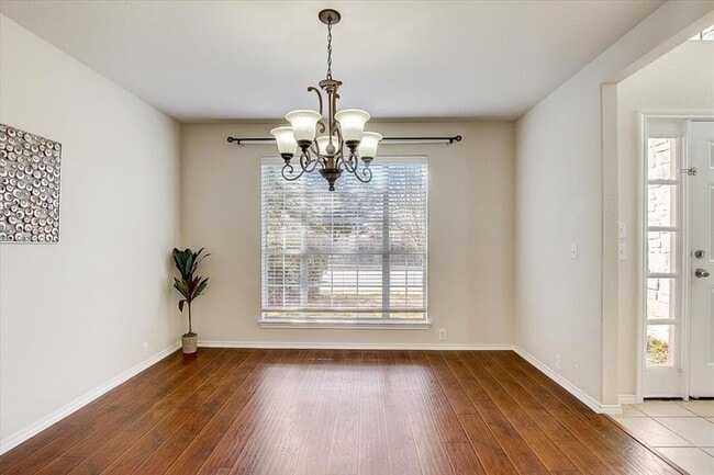 Building Photo - 537 Golden Creek Dr