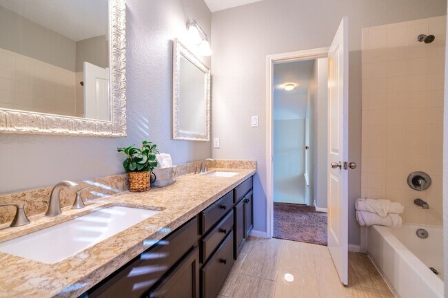 Building Photo - 138 Magnolia Grove Ln