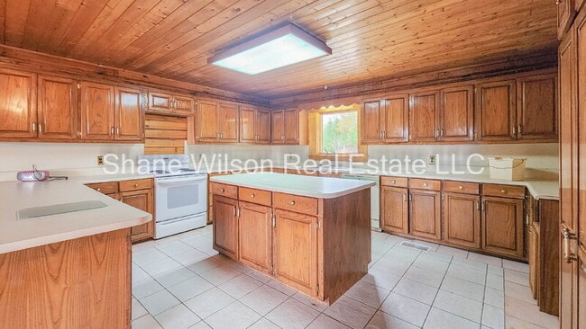 Building Photo - 218 Sugar Hollow Rd