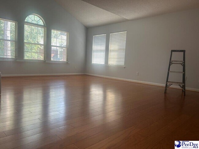Building Photo - 2113 Sanderling Dr