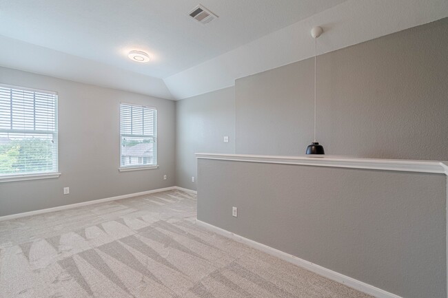 Building Photo - 480 Wind Murmur