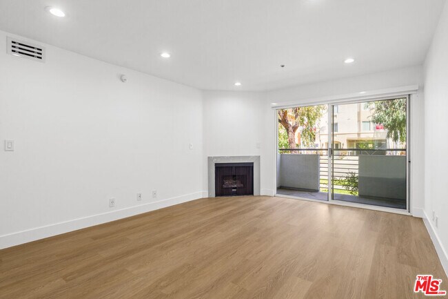 Building Photo - 16100 Sunset Blvd