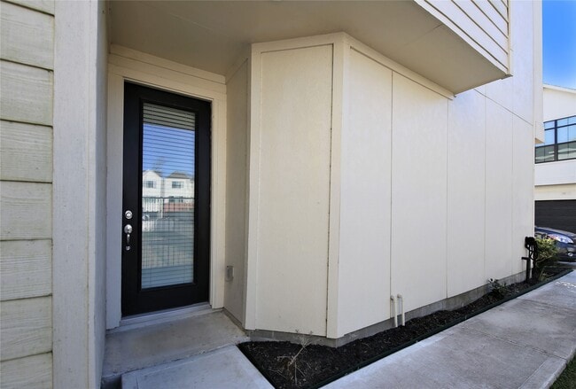 Building Photo - 3916 Tulane Oak Dr