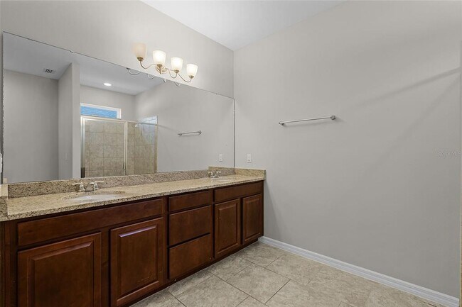 Building Photo - 405 E Freesia Ct