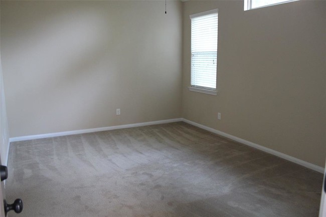 Building Photo - 22 Cheswood Manor Drive
