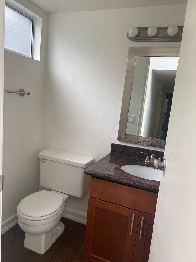 Powder Room - 312 La Amatista Rd