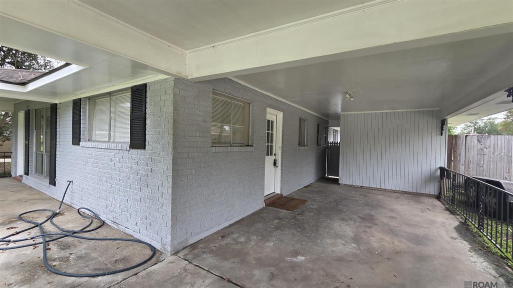 Building Photo - 1047 Arcadia Dr