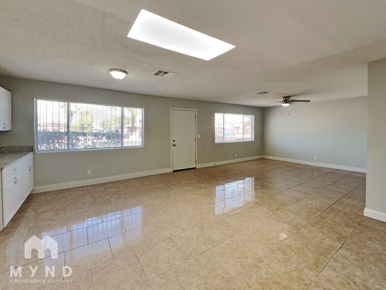 Building Photo - 1165 Hart Ave