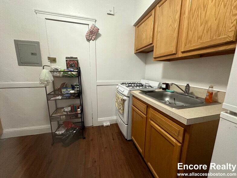 Building Photo - 127 Sutherland Rd