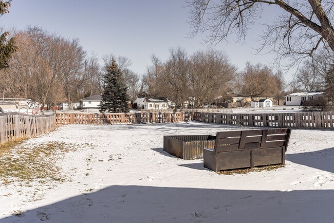 Building Photo - N1246 Walnut Rd