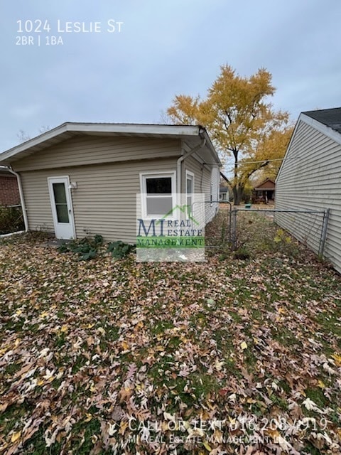 Building Photo - 1024 Leslie St