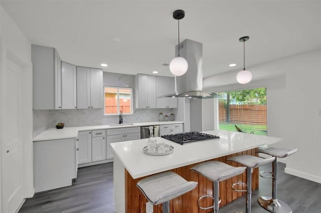 Building Photo - 1408 Fairfield Dr