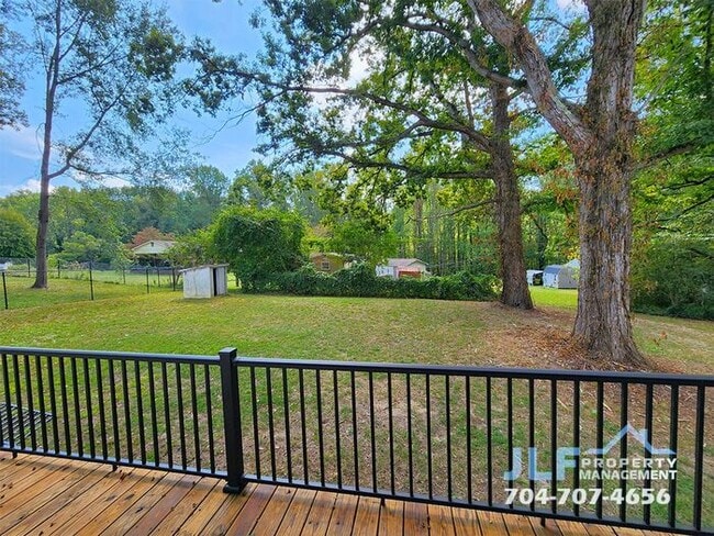 Building Photo - Charming 3 Bed/2 Bath Ranch in Kings Mount...