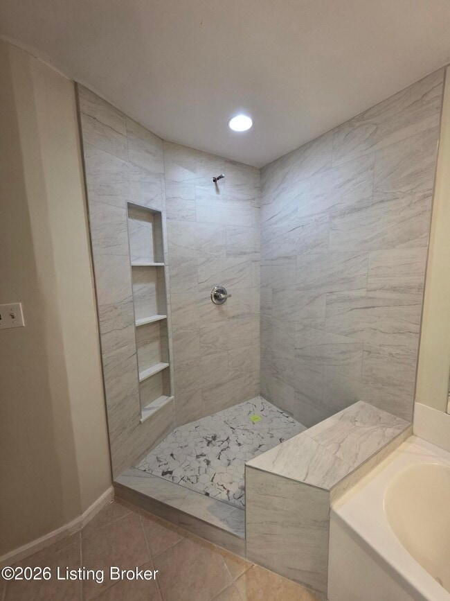 Building Photo - 8802 Nottingham Pkwy