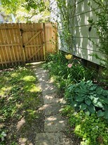 Building Photo - 45 Park St