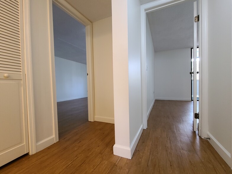 Building Photo - 701 SW 75th St