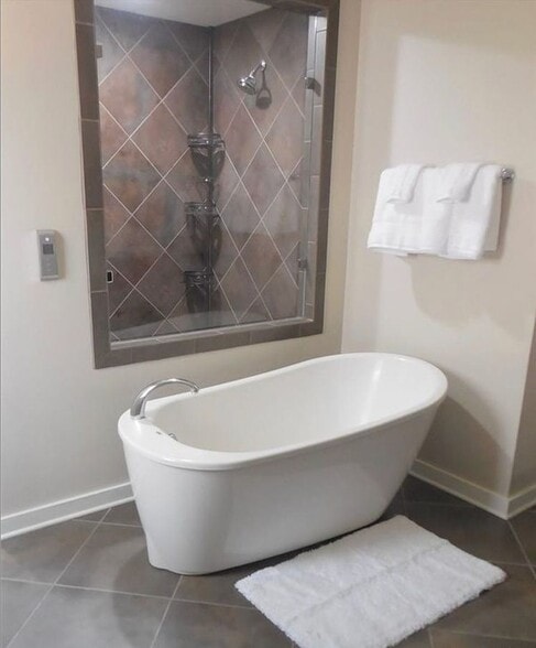 Building Photo - 5211 Park Side Cir