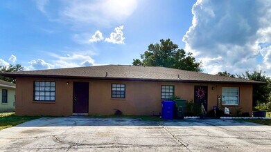 Building Photo - Lakeland Oregon Duplex
