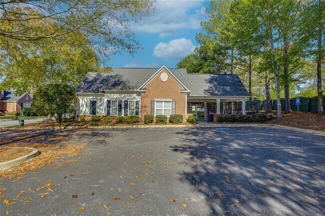 Building Photo - 4831 Edinburgh Dr