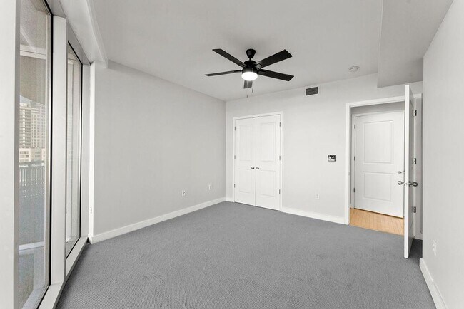 Building Photo - 3338 Peachtree Rd NE