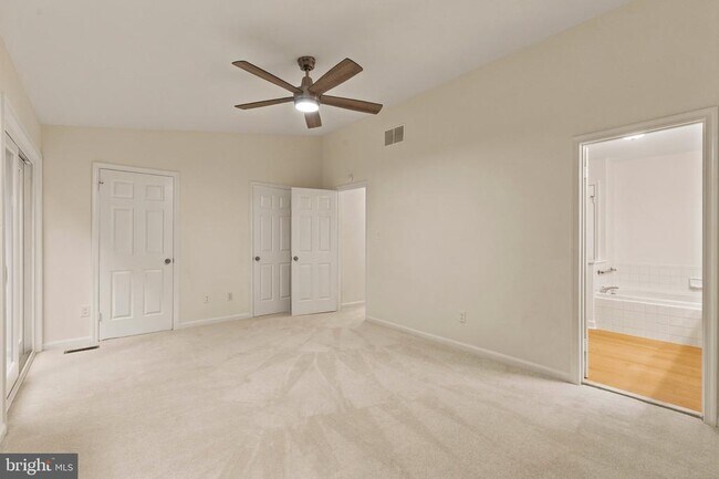 Building Photo - 7937 Valleyfield Dr