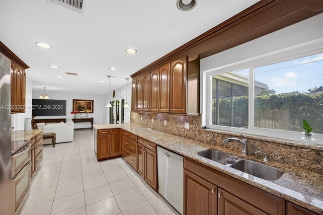 Building Photo - 7690 SW 128th St