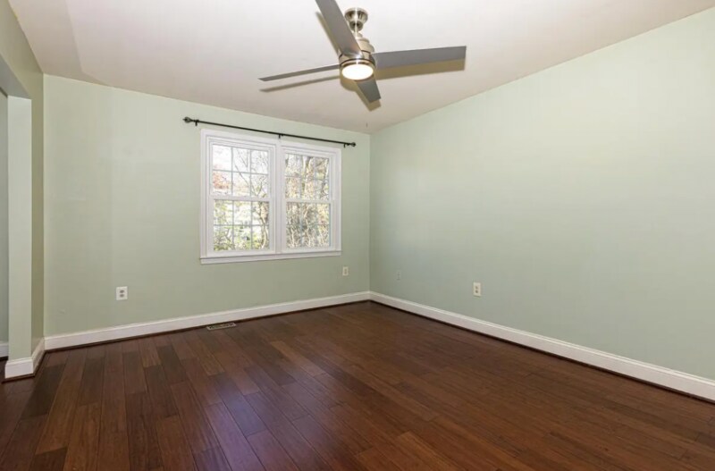 Building Photo - 1 Carriagepark Rd