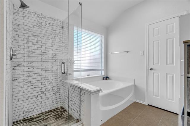 Building Photo - 3524 Lake Hill Ln