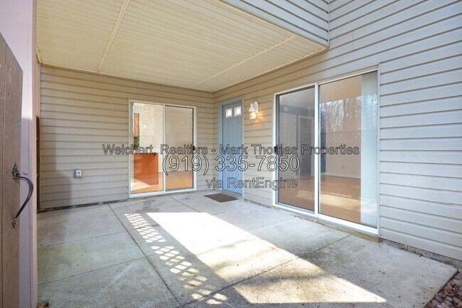 Building Photo - 425 Summerwalk Cir