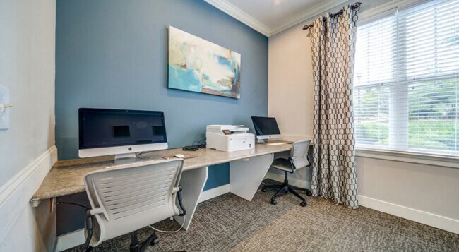 Building Photo - 1024 Cranbrook Dr