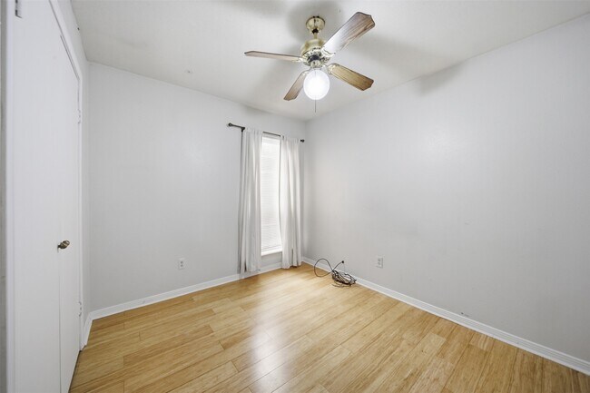 Building Photo - 7518 Alcomita Dr