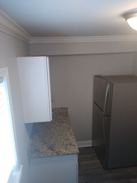 Building Photo - 710 North Ave NW