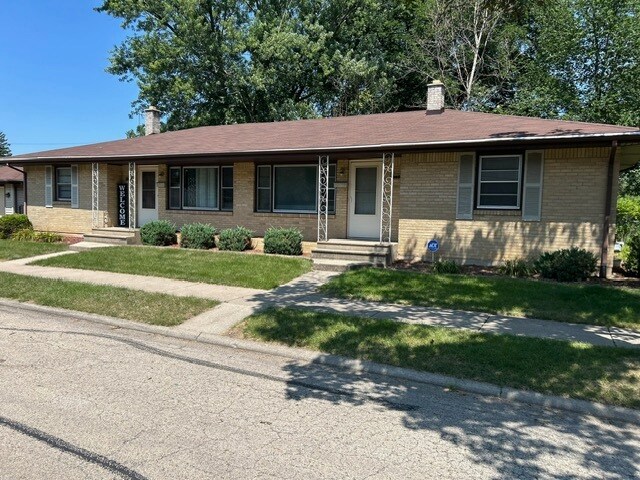 Building Photo - 1505 Brown Ave