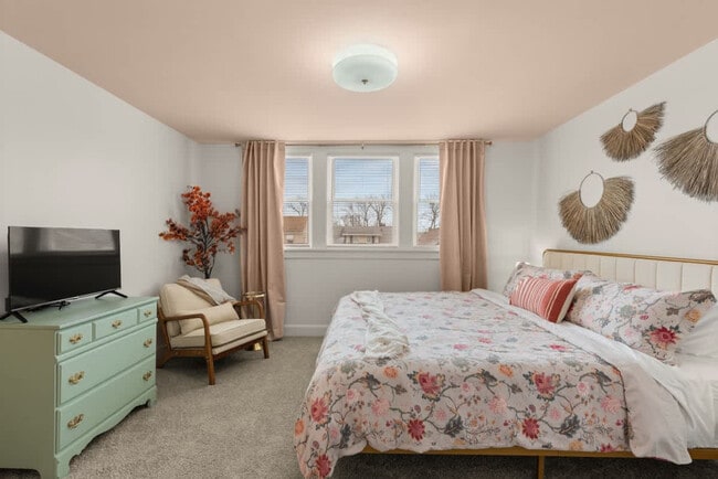 Building Photo - 4040 W 158th St