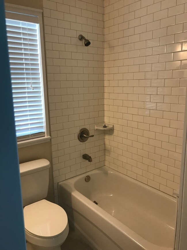 Building Photo - Newly Constructed Luxury 4 Bed / 4 Bath Bungalow Cottage with Extra Room and Bathroom