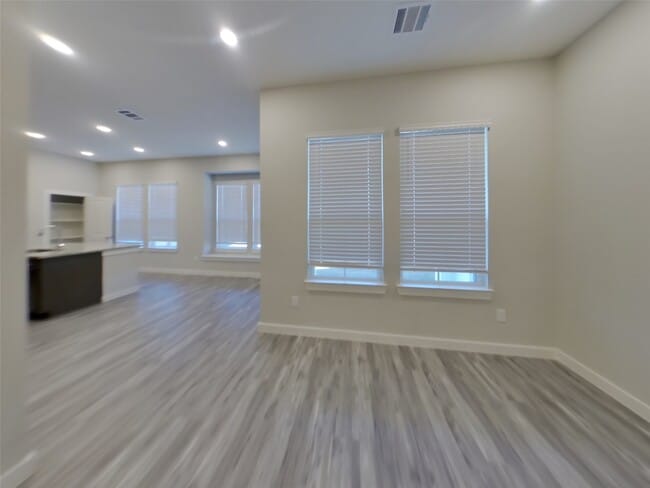 Building Photo - 4910 San Fabiano Ct