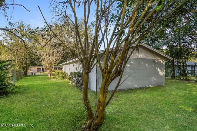 Building Photo - 5316 Arrowsmith Rd