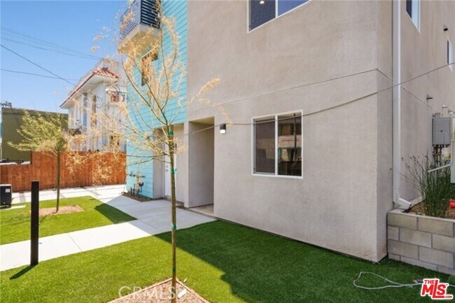 Building Photo - 1821 S New England St