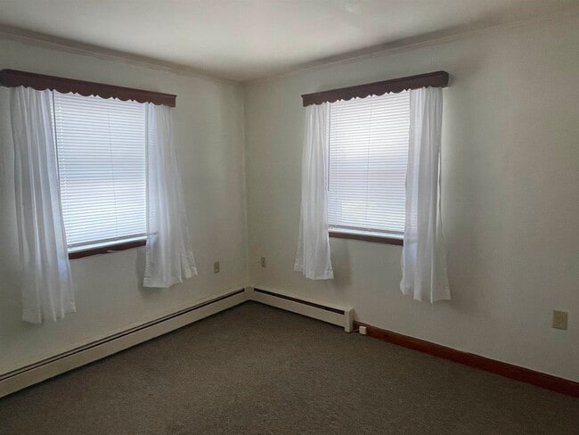 Building Photo - 7 Central Ave