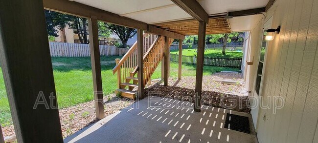 Building Photo - 322 NE Lincoln St