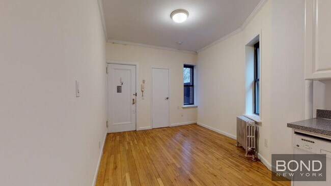 Building Photo - 241 E 38th St