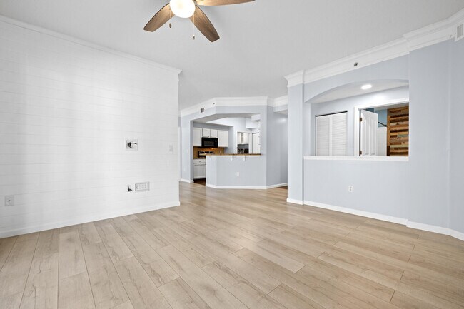 Building Photo - 225 Murcia Dr
