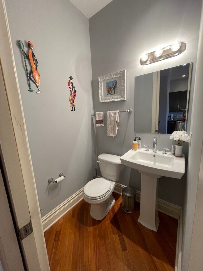 Building Photo - 1746-52 W North Ave