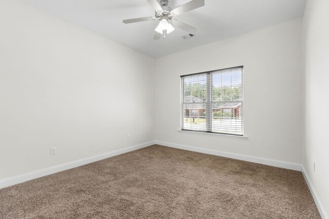Building Photo - 102 Ledbury Cove