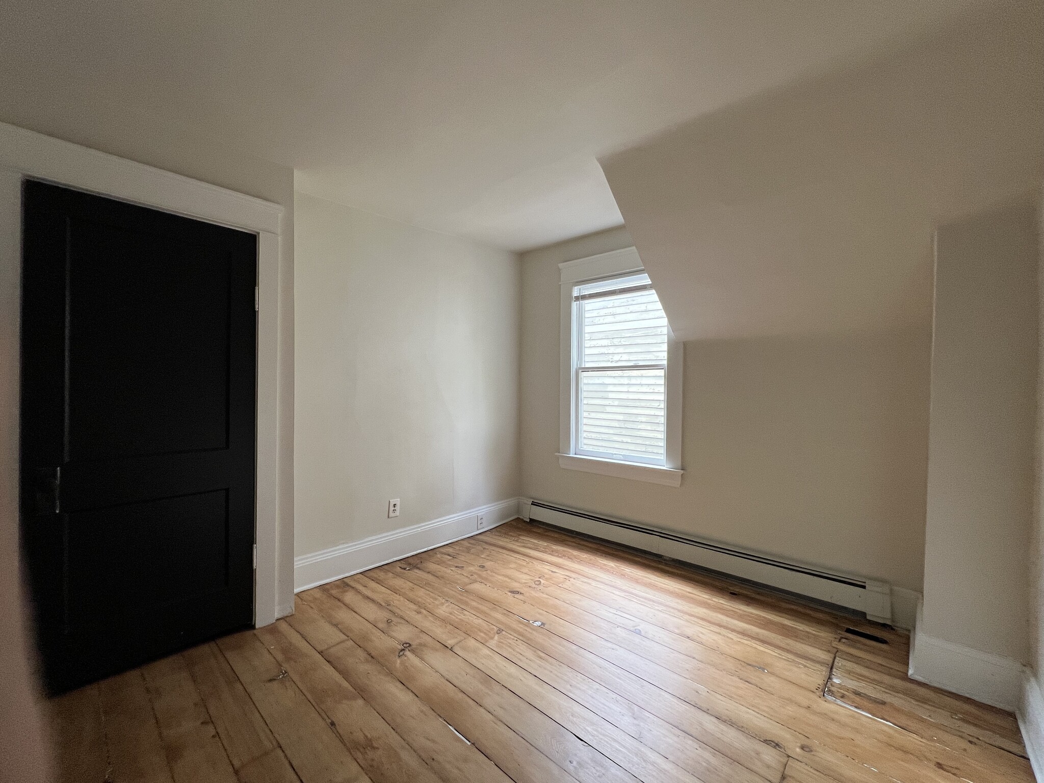 Building Photo - 1872 W 47th St