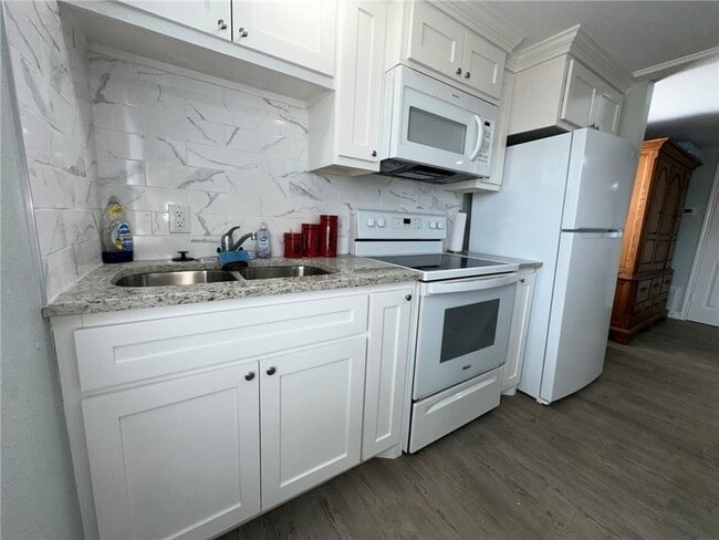 Building Photo - 201 Volpe Cir