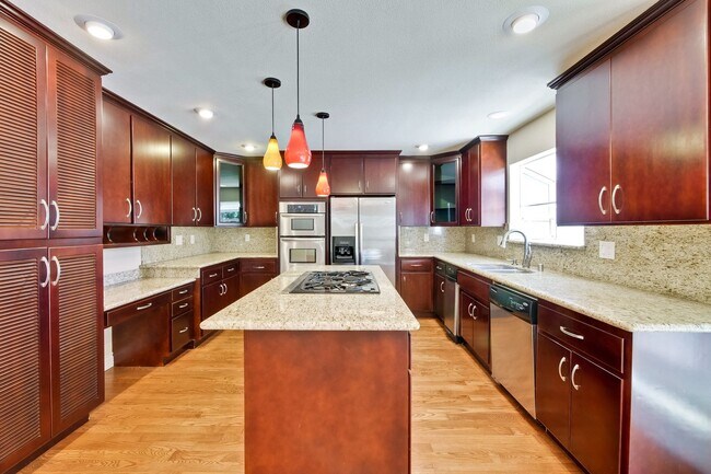 Building Photo - Gorgeous Willow Glen Two Story Home Availa...