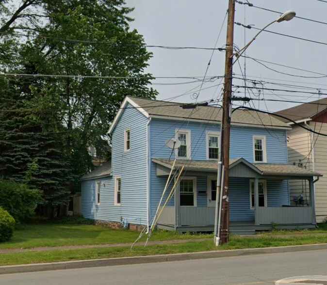 Primary Photo - 219 4th St
