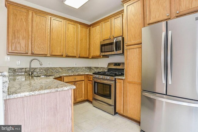 Building Photo - 6028 Madison Overlook Ct